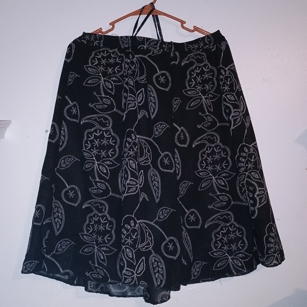 Elegant Black Floral Skirt